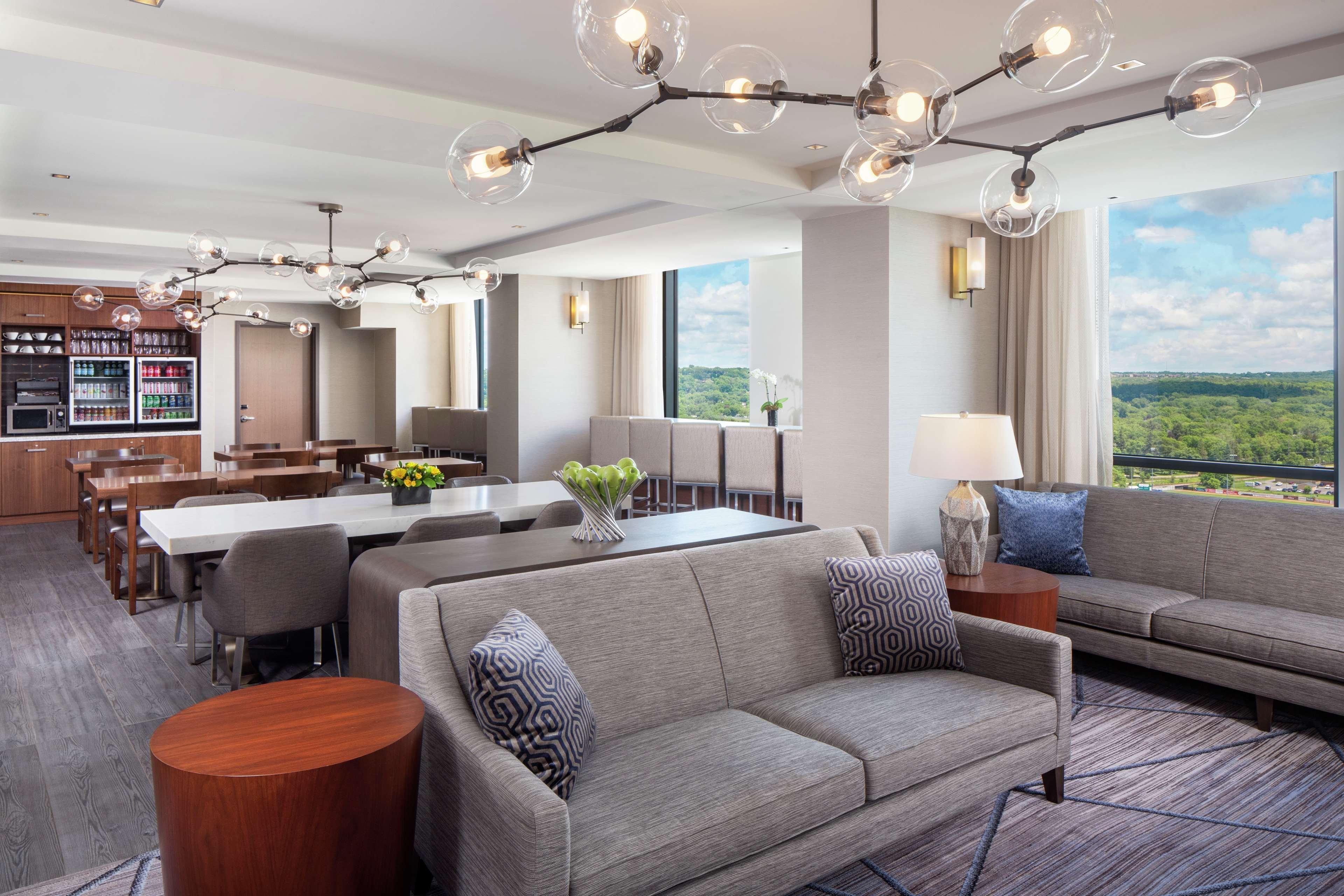 ฮิลตัน โรเชสเตอร์ เมโยคลีนิกแอเรีย Hotel ภายนอก รูปภาพ