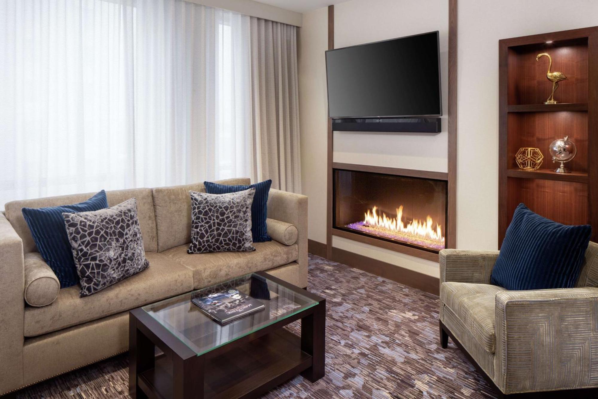 ฮิลตัน โรเชสเตอร์ เมโยคลีนิกแอเรีย Hotel ภายนอก รูปภาพ