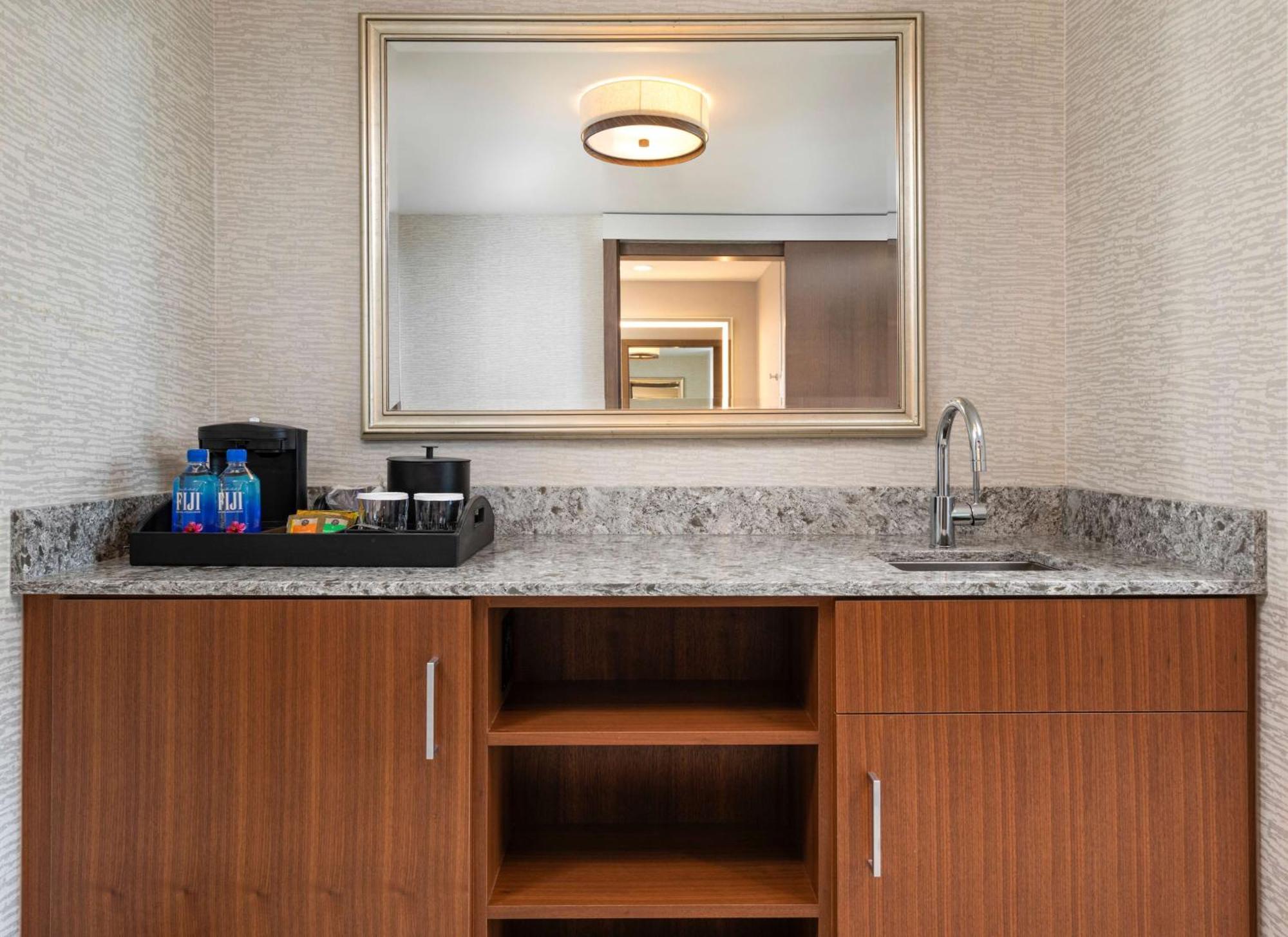 ฮิลตัน โรเชสเตอร์ เมโยคลีนิกแอเรีย Hotel ภายนอก รูปภาพ