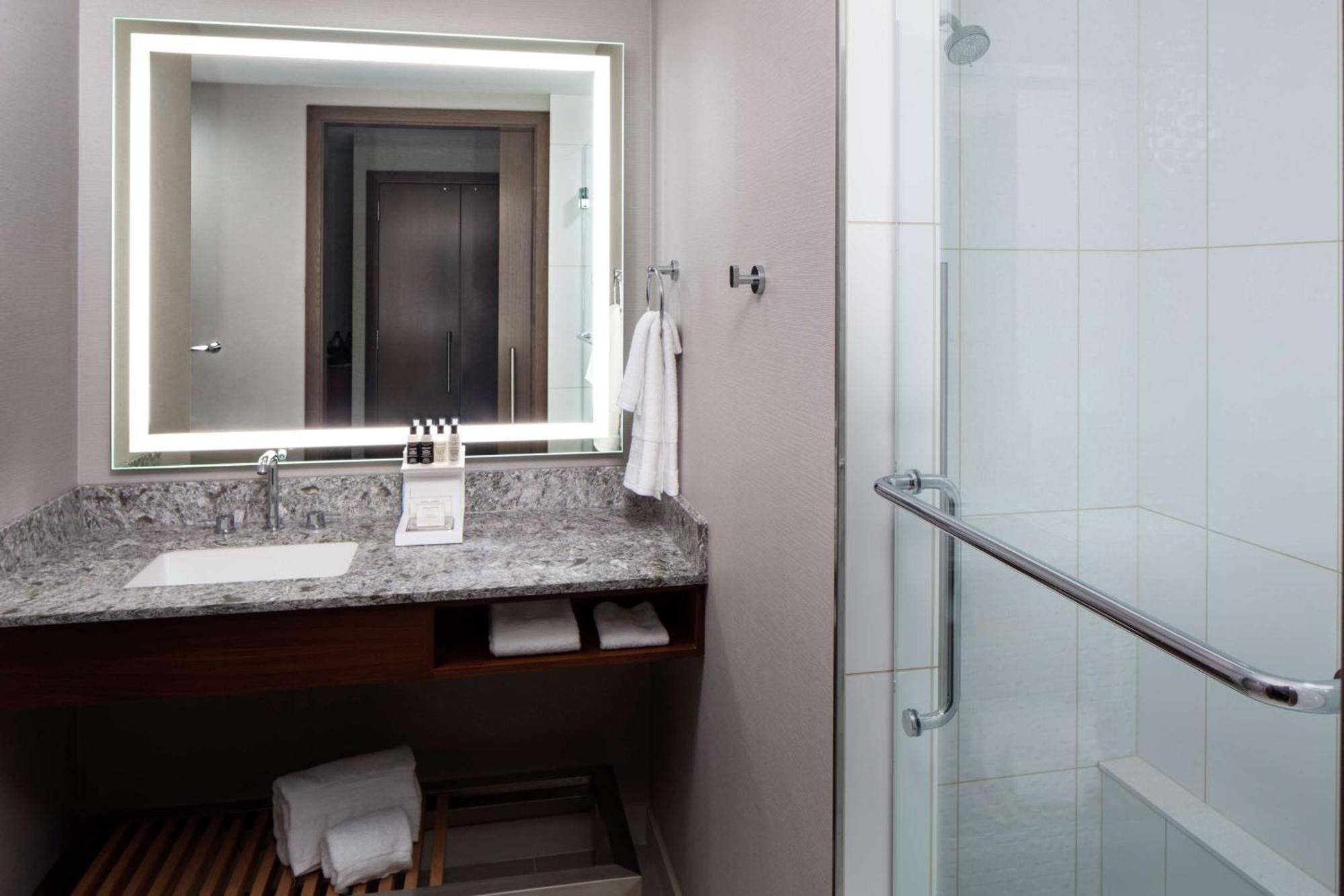 ฮิลตัน โรเชสเตอร์ เมโยคลีนิกแอเรีย Hotel ภายนอก รูปภาพ